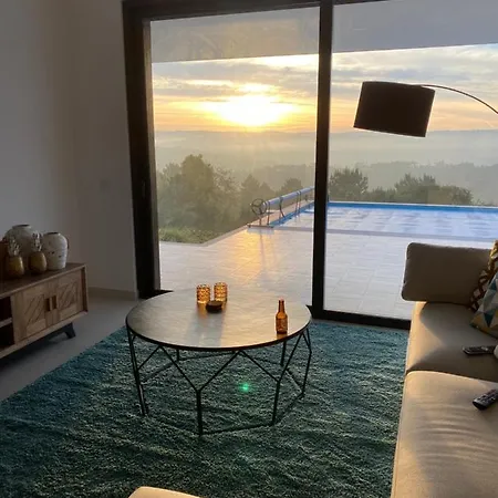 White Lagoon, 6 Guests, 2 Bathrooms, Heated Private Pool, Amazing View, Ac, Fully Equiped !