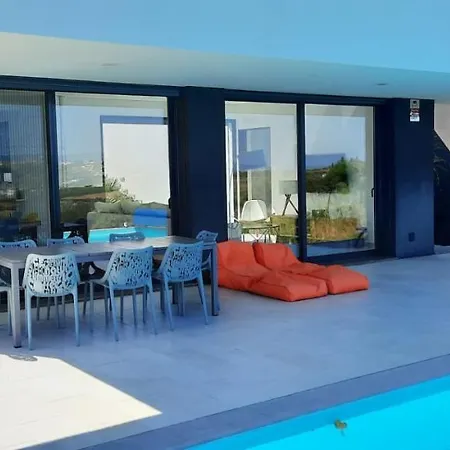 White Lagoon, 6 Guests, 2 Bathrooms, Heated Private Pool, Amazing View, Ac, Fully Equiped ! * Alfeizerao